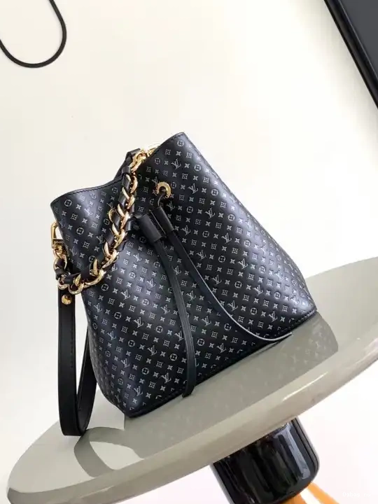 BB NÉONOÉ VUITTON LOUIS 0516